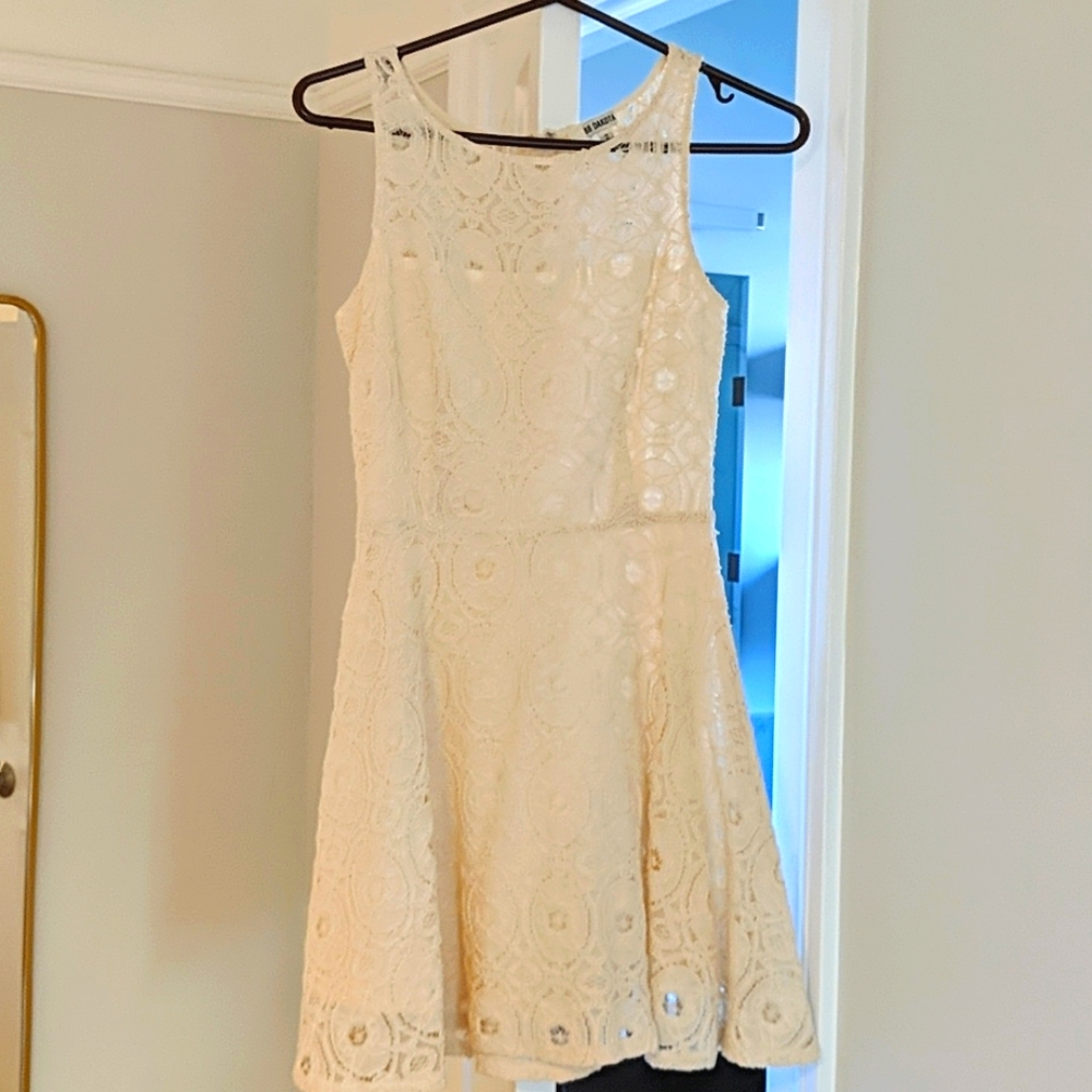 BB Dakota size 2 cream skater style dress